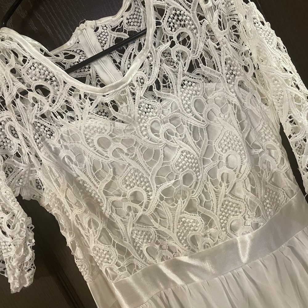Long White Lace (top) long sleeve dress size-L NWT